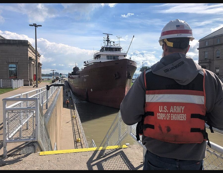 Lee A. Tregurtha transiting the Soo Locks in a 2021 photograph; not a winter layup image.